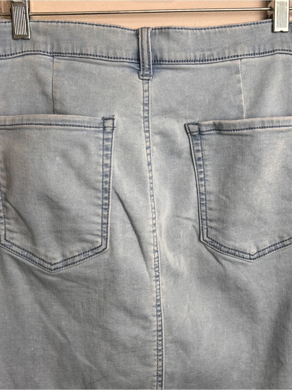 32 Degrees Cool Denim Skirt Sz 10 Blue Light Wash Stretch Casual Knee Length EUC